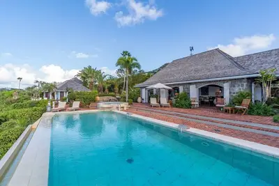 Beautiful Five-bedroom Villa In Petite Saline