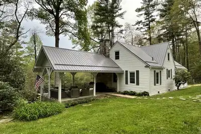 Image de Satulah Mountain Retreat-5 min to Main Street! 4 Br/3 baths