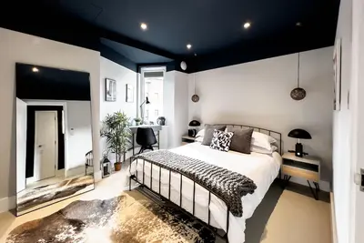 Image de Stylish Designer Apartment - 1 minute walk to Mile End tube station