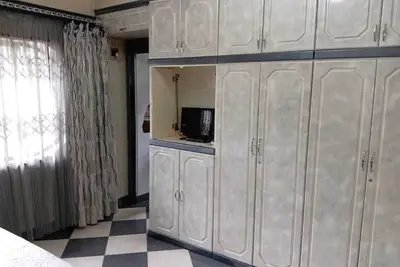 Image de Spacious 8-bedroom lodge in welcoming Kempton Park with WiFi
