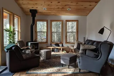 Image de Cozy Woodland Refuge (wifi / winterized)