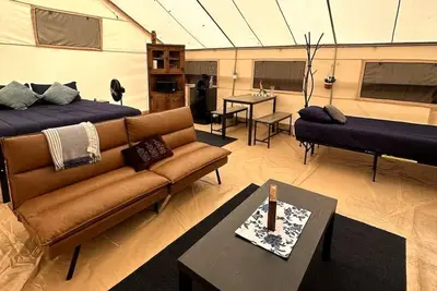 Image de Clear Quartz Safari Tent