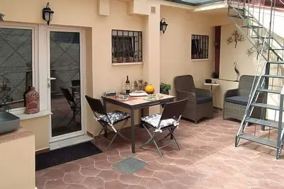 Image de Orfeas Home: Detached house, recently renovated, 2 bedrooms &2 bathroom, parking