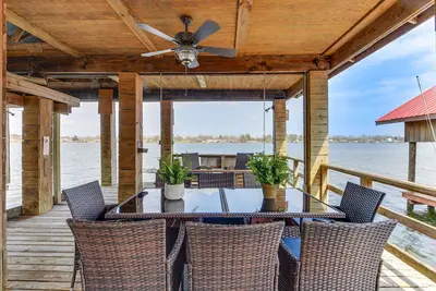 Image de Lakefront Oscar Home w/ Game Room + Boat Dock!