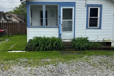 Image de Cozy bungalow in Geneva on the Lake.
