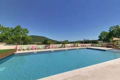 Image de Mobil-home 4-6personnesAvec terrasse et piscine chauffée