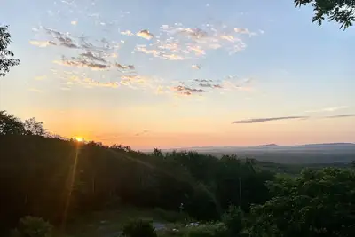 Image de Charming 4-bedroom log home with WiFi and Ac in pleasant Liberty