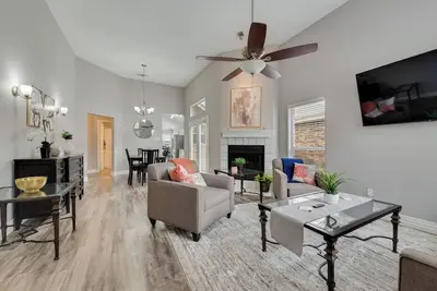 Image de Clean, Updated, Comfortable, and Quiet Space!
