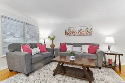 Image de Harmony House 3bd 2bath newly remodeled Gem in peaceful neighborhood.