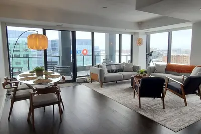 Image de Luxury high rise condo in the centre of downtown Halifax!