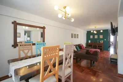 Miraflores Flat Apt, 2 bed, 2 bath, free parking