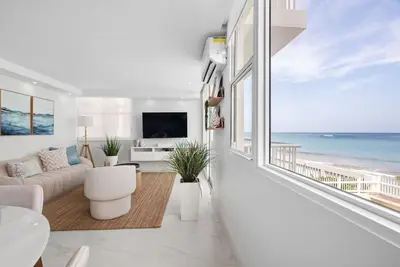 Image de Beachfront Sanctuary Newly Renovated to Perfection