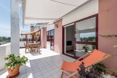 Image de Apartment on the Sea and in the City - Free Garage