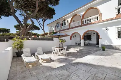 Image de Villa 'El Chozo' avec vue sur la mer, piscine privée et Wi-Fi