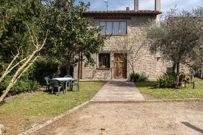 Image de Ferme 'Agriturismo Il Ponte' avec vue sur les montagnes, jardin privé et Wi-Fi