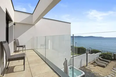 Image de Villa Azur avec vue sur la mer, Wi-Fi et climatisation