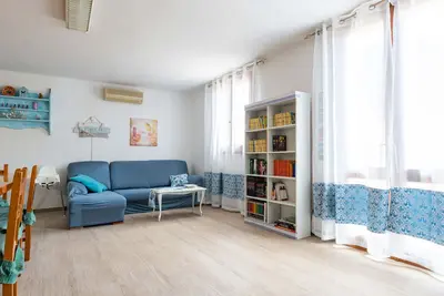 Image de Maison de vacances 'Elena's Maison' avec vue montagne, jardin privé et climatisation