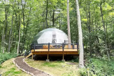 Image de Asheville Dome Sleeps 6 + Mountain and Forest View