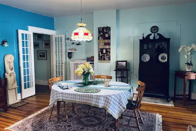 Image de Charming 3b2b apartment with In-Unit laundry in the center of marvelous Hudson