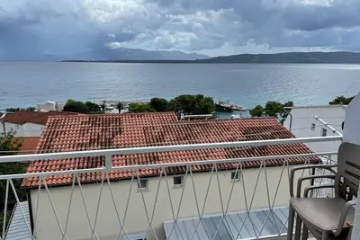 Appartement d'une chambre avec le balcon et la vue sur le mer Zivogosce - Blato, Makarska (A-22253-e)