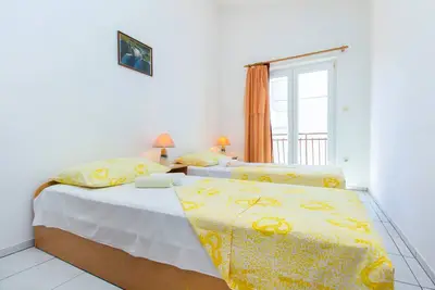 Image de Appartement de deux chambres avec le balcon Pirovac, Sibenik (A-22646-b)