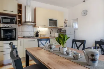 Image de Appartement de trois chambres avec la terrasse Vir (A-22682-a)