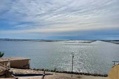 Image de Appartement Vue Magnifique Etang De Thau. Linge De Maison Fourni, Animaux Admis