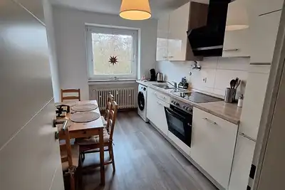 Image de Schöne, neu Renovierte Wohnung mit Balkon für bis zu 4 Personen