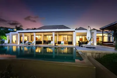 Image de Luxury ocean view mansion with private pool
