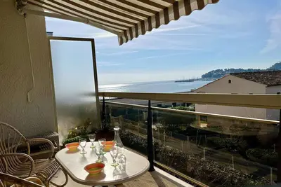 Image de Studio moderne avec parking et climatisation à Cavalaire-sur-Mer