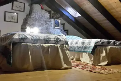 Image de Careggio is an historic cottage surronded by  green with lake's view