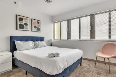 Image de Unwind in ultimate convenience! Fully furnished 2br/2ba sanctuary awaits in vibrant Harrisburg