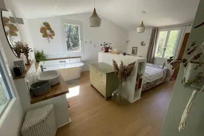 Image de A 2 mins du village de Lourmarin. Maison au calme avec grande piscine et jardin