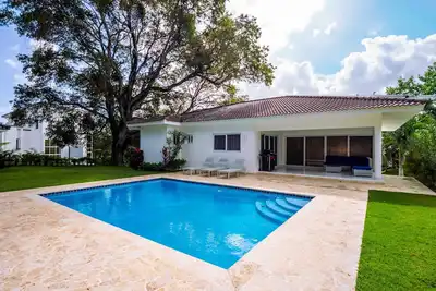 Image de Residencial Hispaniola Villa 108\/4 Bedroom\/Pool\/Ac\/Maid