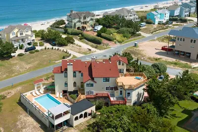 Image de Cinco de Mayo: Semi-Oceanfront | Pool and Hot Tub