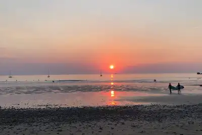 Image de Jolie maison Néo Bretonne, très proche de la mer.