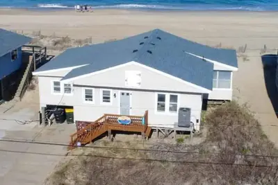 Sea Life Cottage - True Oceanfront Home with Ocean Views