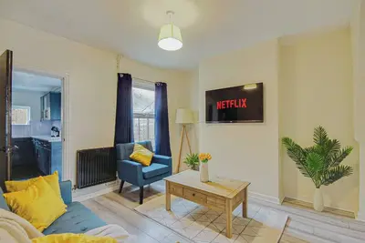 Entire 3 bedroom house in Gloucester city.