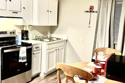 Image de Private Cottage Nice Peaceful and Relaxing, Historic District Pet Friendly
