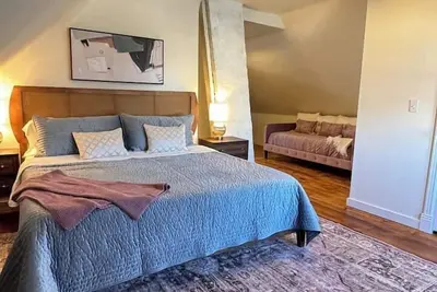 Image de Elegant Brady St Home with Excellent Walkability