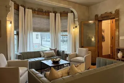 Image de Incredible Historic Charm and Grace