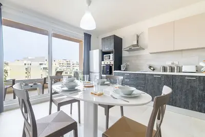 Image de Brand new Beautiful and Bright 3 Bedroom Apartment H 8