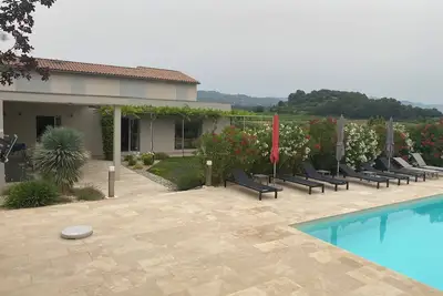 Image de Villa Soleil Azur: Un Chef-d'œuvre Provençal & Contemporain
