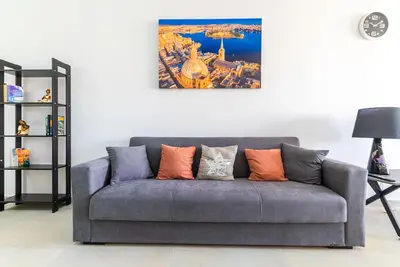 Image de Brand new Beautiful and Bright 3 Bedroom 2 Bathroom Apartment H 10