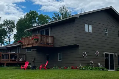 Image de Large  fully furnished, centrally located northern Minnesota retreat.