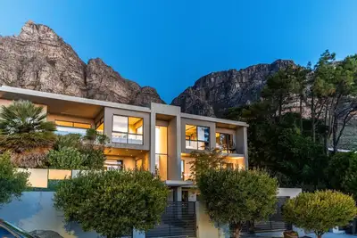 Image de Sapphire Seas - Designer Villa in Camps Bay