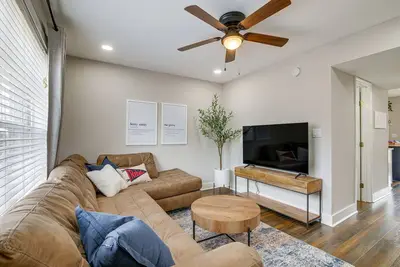 Image de Condo w/ Pool: Walk to University of Mississippi!