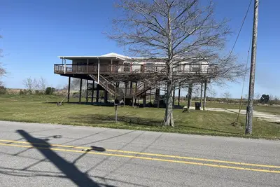 Image de 4-Bedroom Home, Delacroix Hwy, Great Fishing, Ac, Wifi