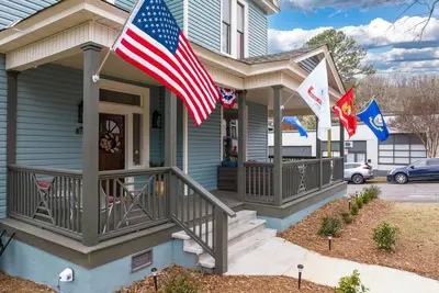 Image de The Patriot House- A Historic All American Experience- Conveniently Located @Uab
