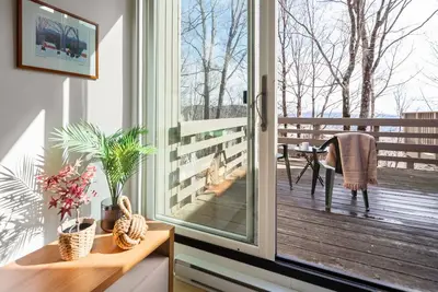 Image de Modern condo w/ resort access & fireplace